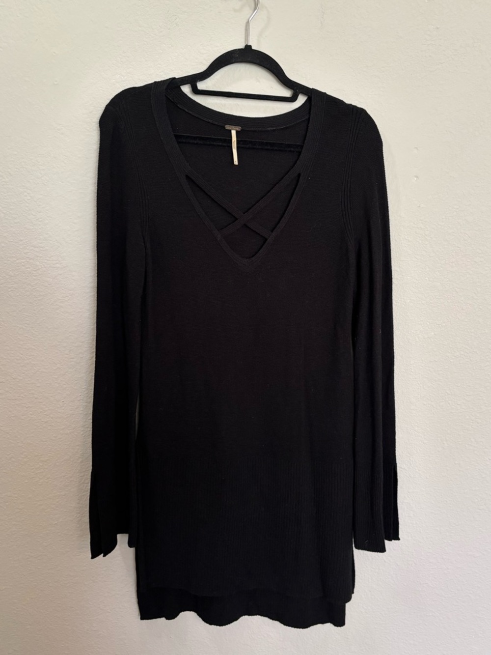 Free People Black Crisscross Neck Long Sleeve Tunic Sweater Size Medium
